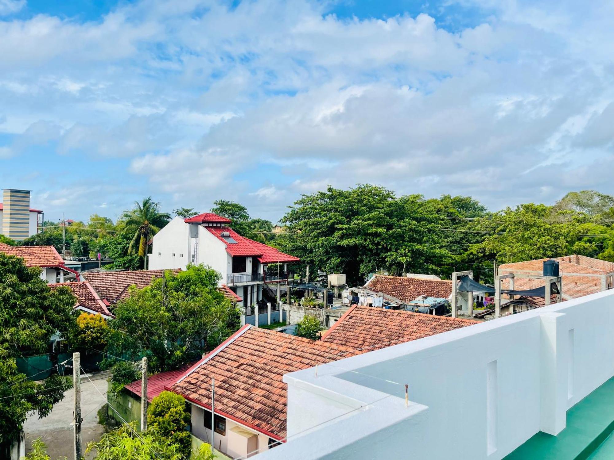 Sand & Surf Guest House Negombo Exterior photo