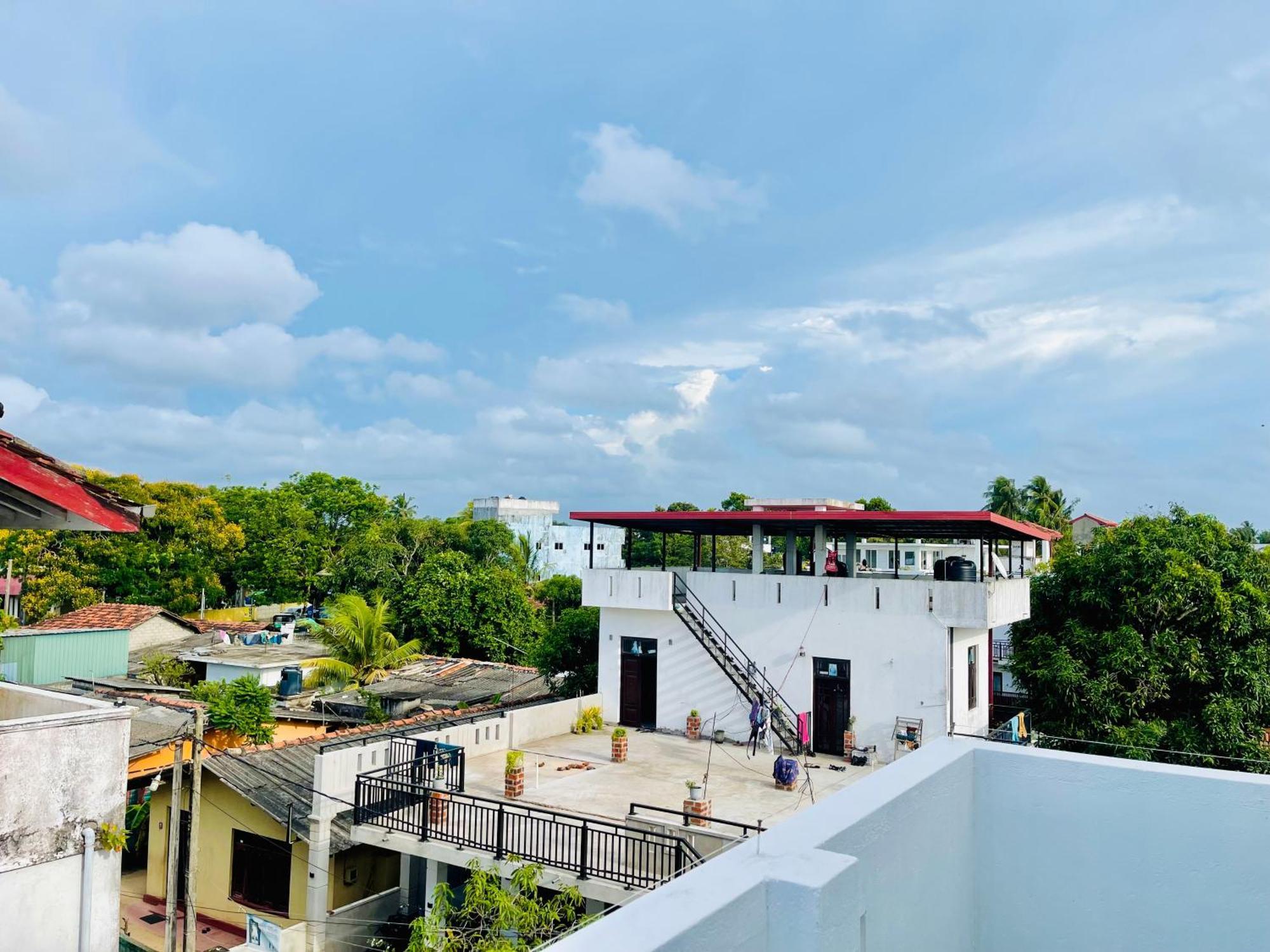 Sand & Surf Guest House Negombo Exterior photo